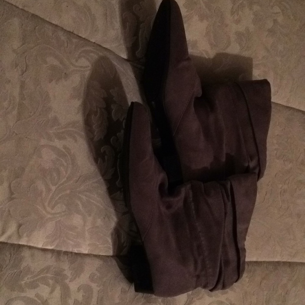 Boots - Picture 2 of 3